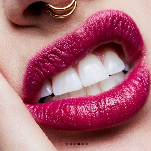 Mac Mini Satin Lipstick in color Rebel - Picture 3 of 6